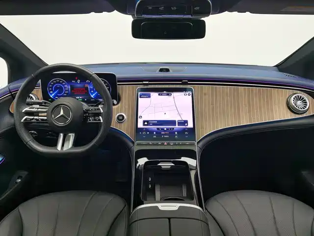 Mercedes-Benz EQE 2022 350 Pioneer Edition — фото 5