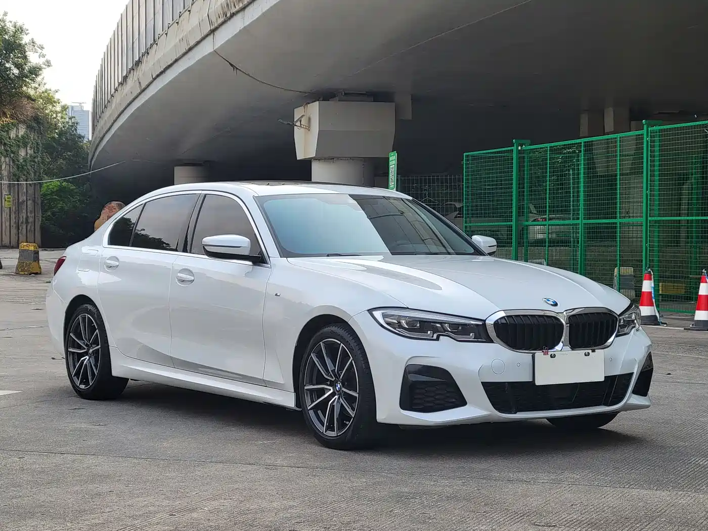 BMW 3-SERIES