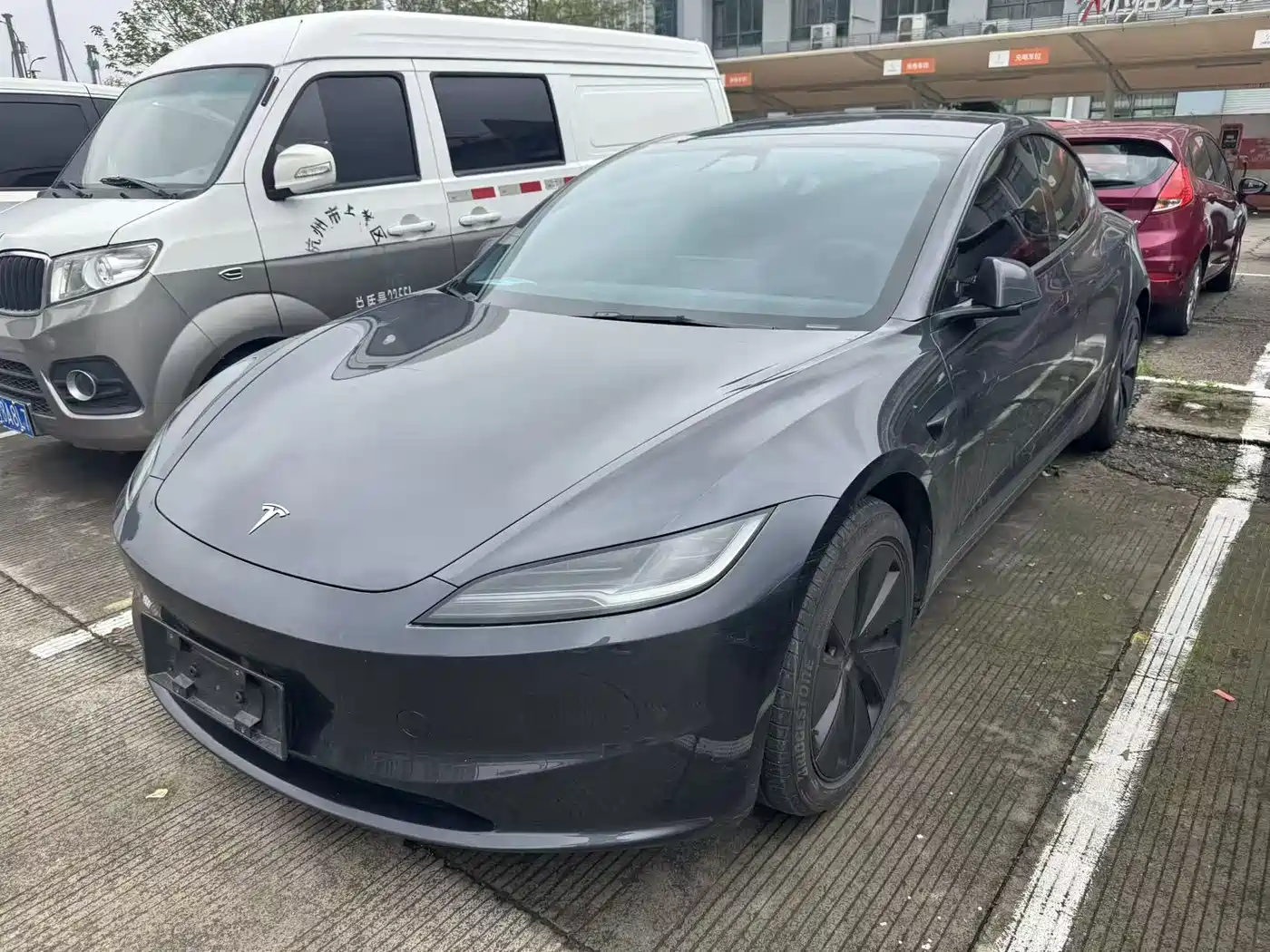 TESLA MODEL 3