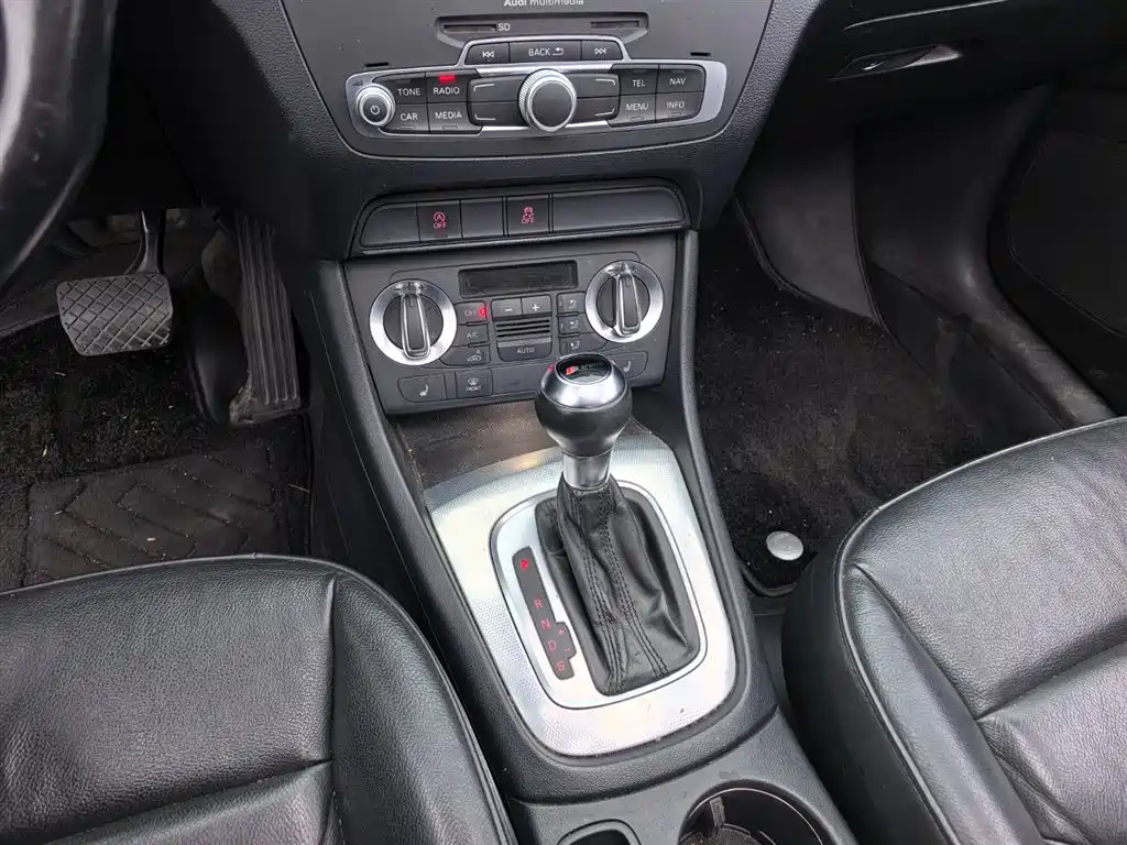 Audi Q3 2013 35 TFSI Comfort фото 16