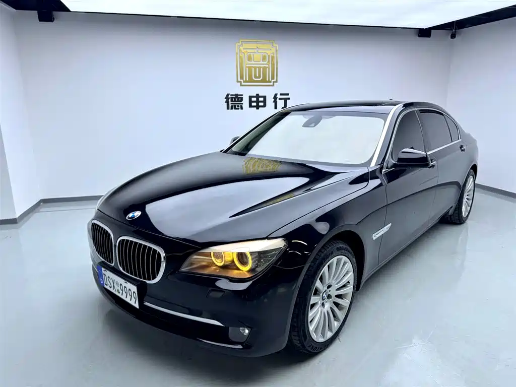 BMW 7 Series 2010 760Li фото 8