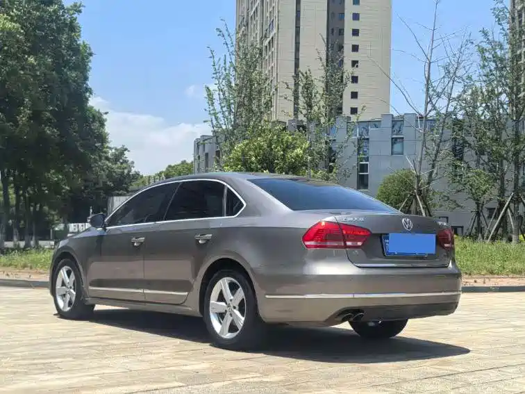 Volkswagen Passat 2013 1.8TSI DSG Yuzun фото 5