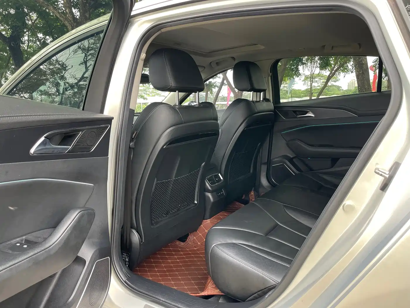 Hongqi H5 2020 1.8T Automatic Smart Connection Qi Rhythm Edition фото 11