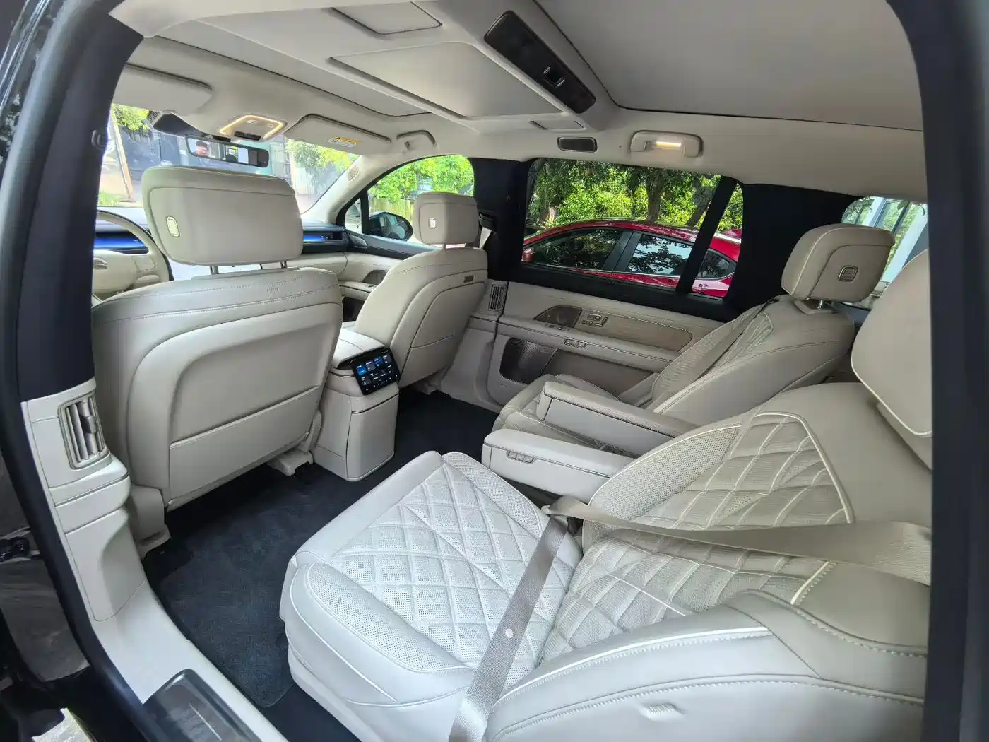 NIO ES8 2026 2025 Model 6-Seat Executive Luxury Edition