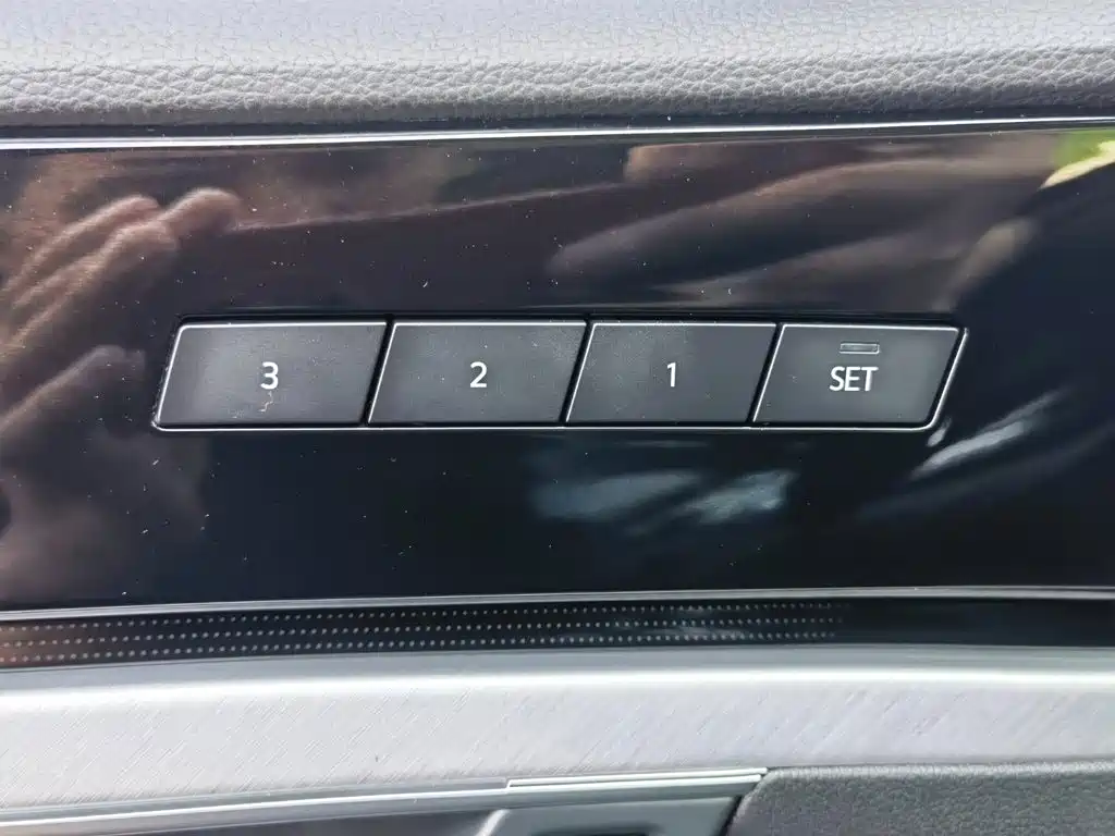 Фото 30 - Volkswagen Touareg