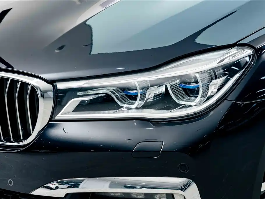BMW 7 Series 2018 740Li xDrive Premium Type M Sport Package фото 4
