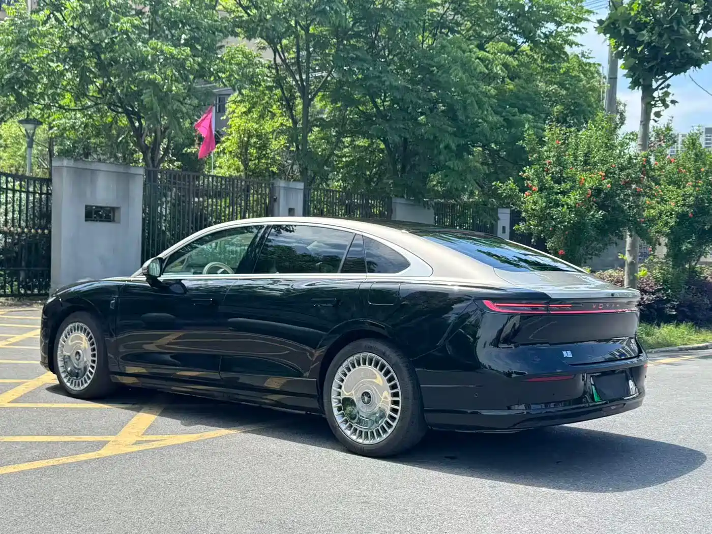 Voyah Auto VOYAH Zhuiguang L 2025 Mid-configuration Model фото 6