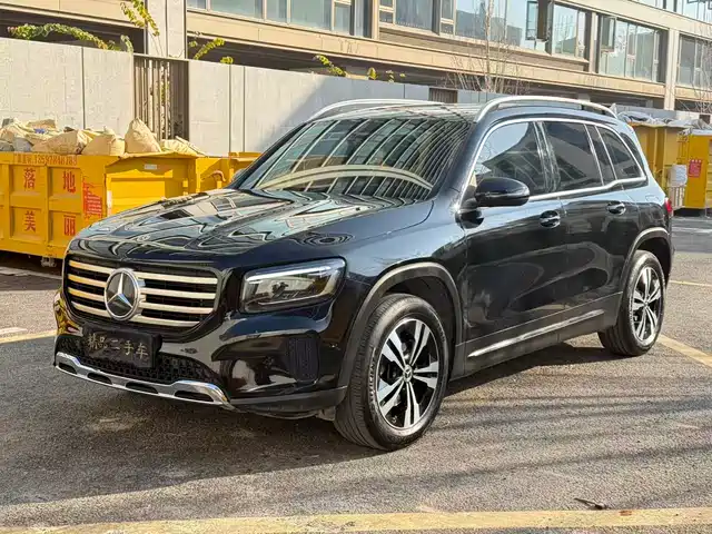 MERCEDES-BENZ GLB