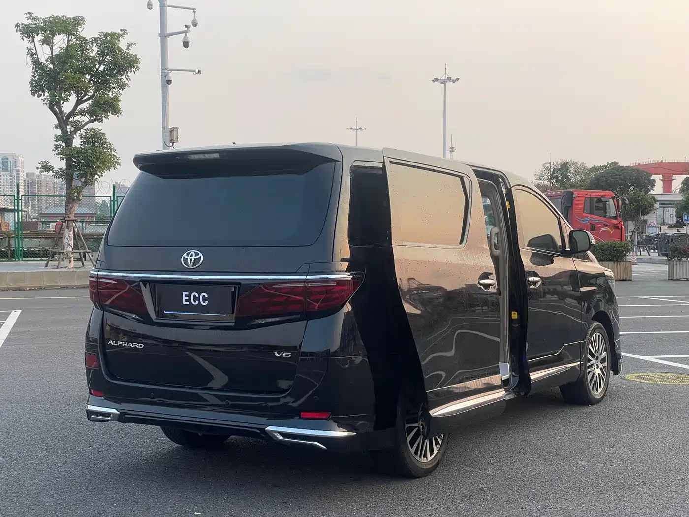 Toyota Alphard 2011 3.5L Luxury Edition фото 8