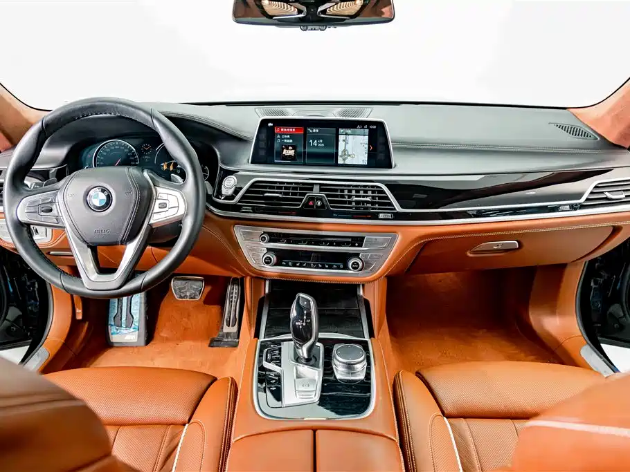 BMW 7 Series 2018 740Li xDrive Premium Type M Sport Package фото 13