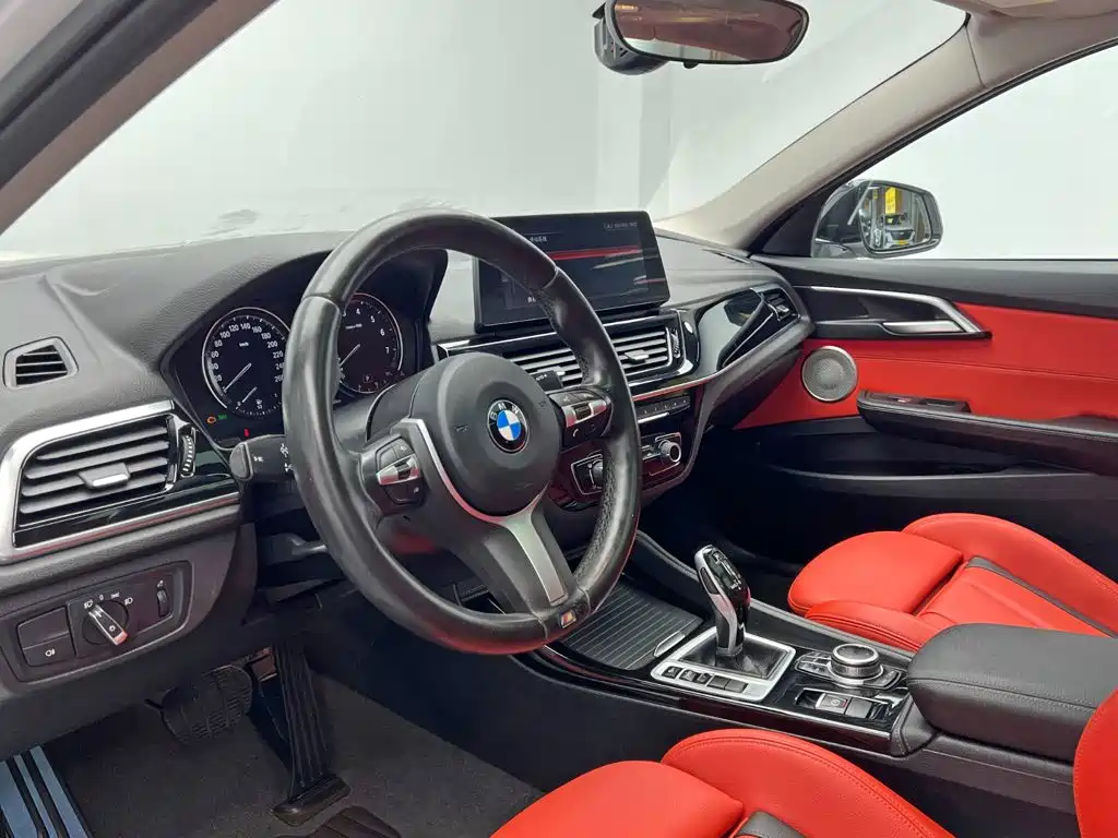 Фото 12 - BMW 1 Series