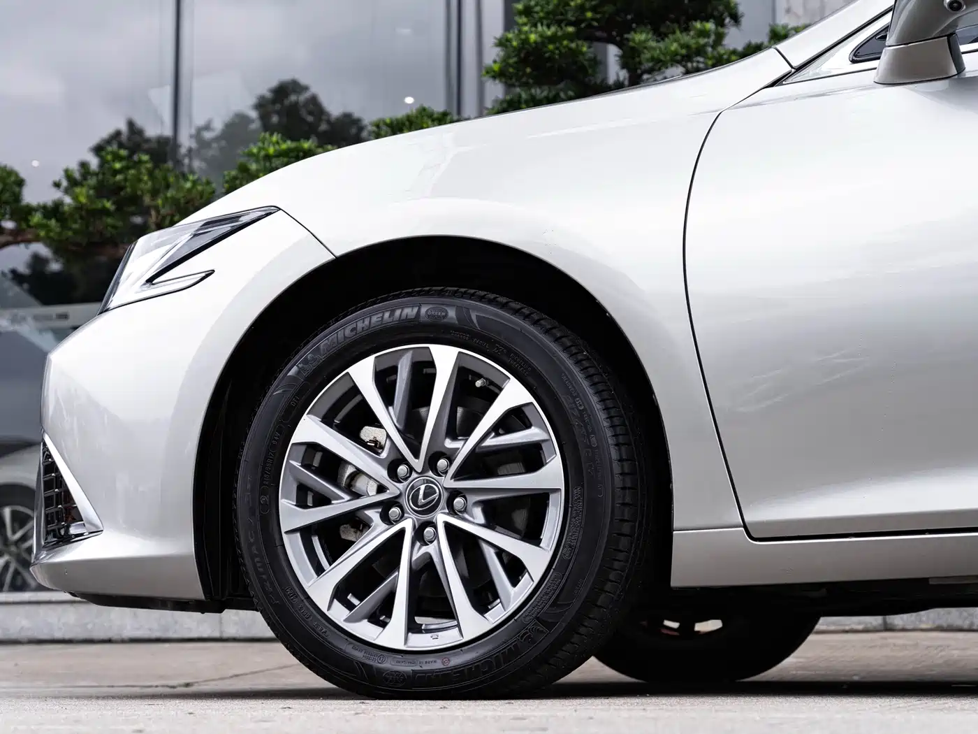 Lexus ES 2025 300h Ultimate Edition фото 8