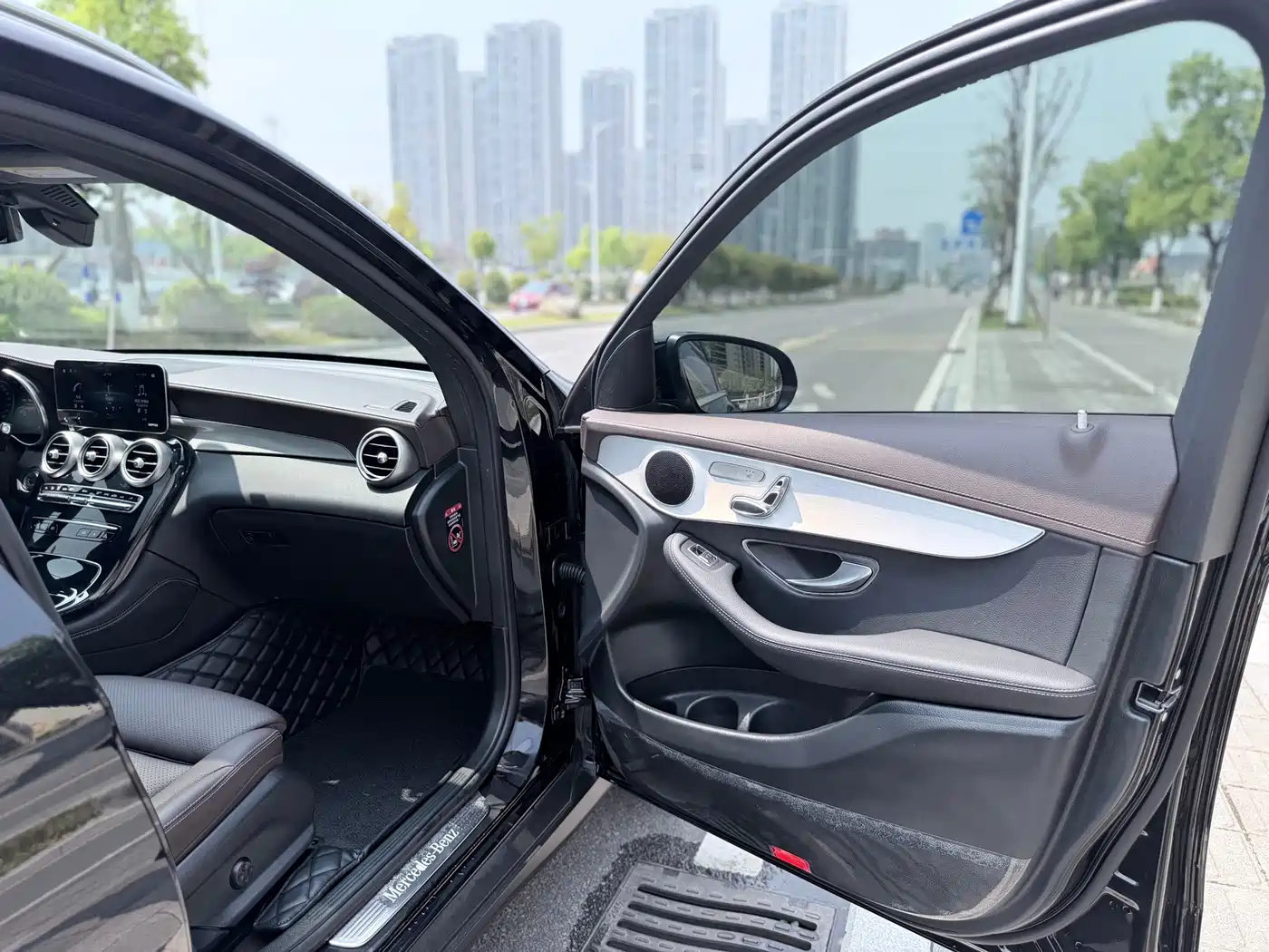 Mercedes-Benz GLC 2021 GLC 260 L 4MATIC Sporty фото 10