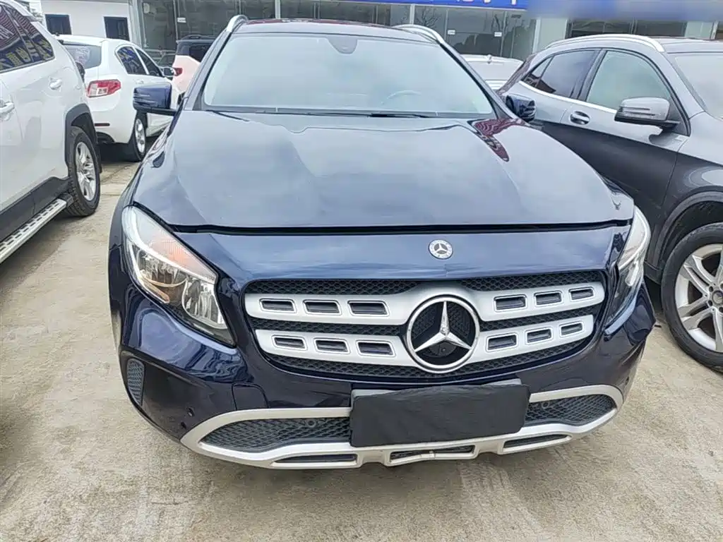 Mercedes-Benz GLA 2018 GLA 200 Dynamic фото 3