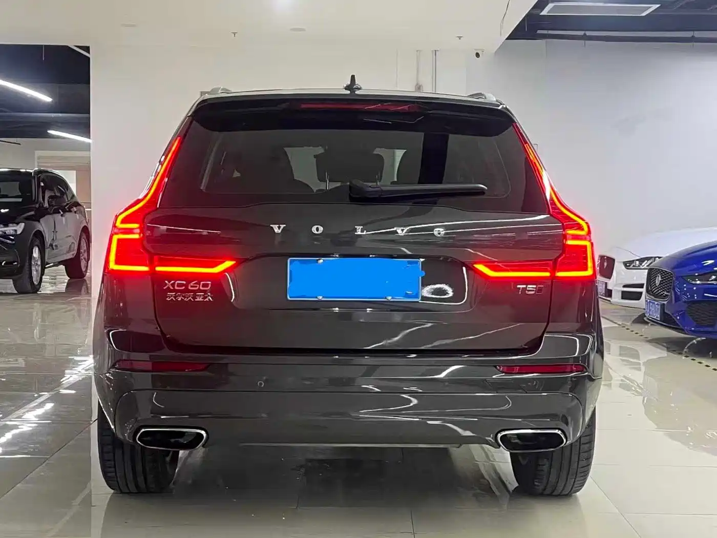 Фото 4 - Volvo XC60