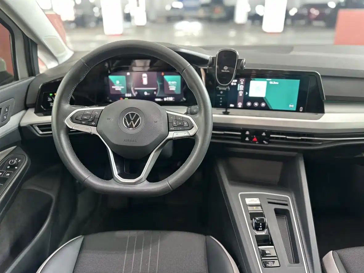 Volkswagen Golf 2023 280TSI DSG Pro фото 8