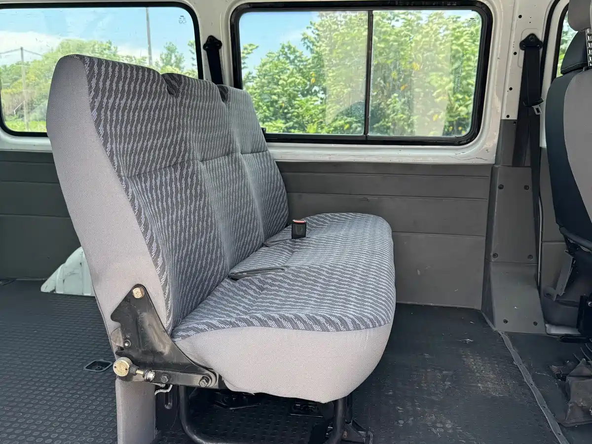 Ford Classic Transit 2016 2016 Model 2.8T Diesel Short Wheelbase 6-Seat Medium Roof Multi-Purpose Vehicle JX493ZLQ4