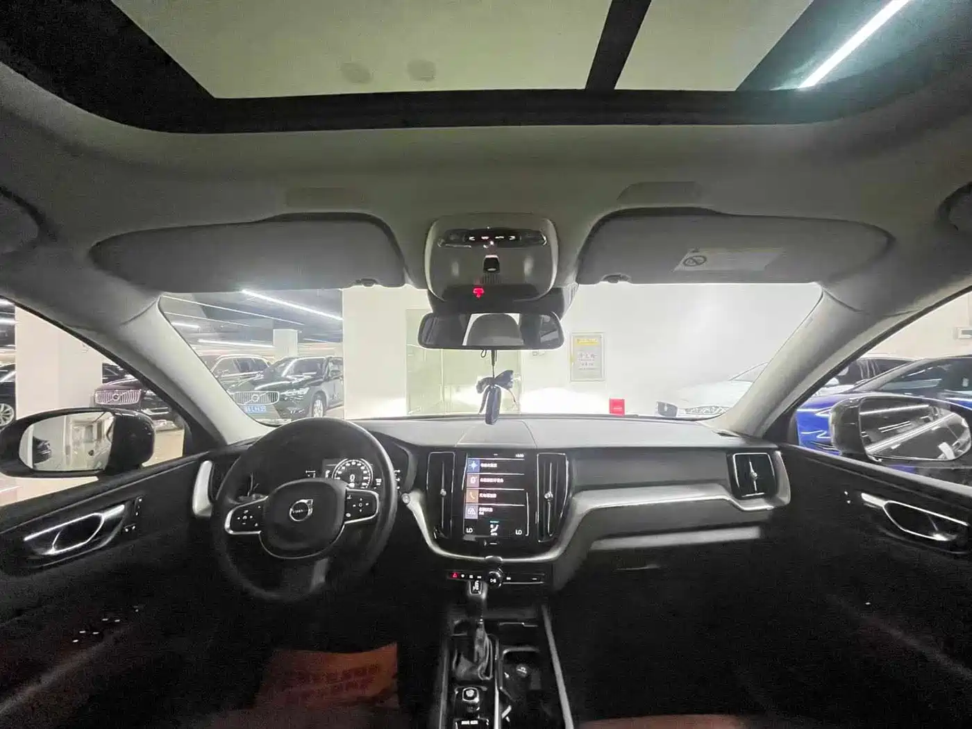 Фото 9 - Volvo XC60