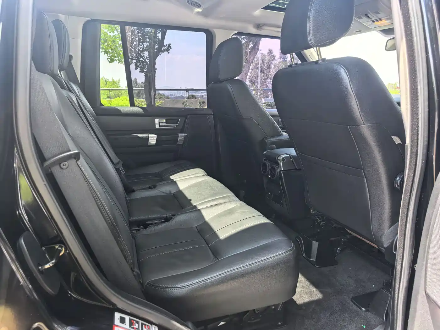 Land Rover Discovery 2016 3.0 SC V6 HSE фото 10