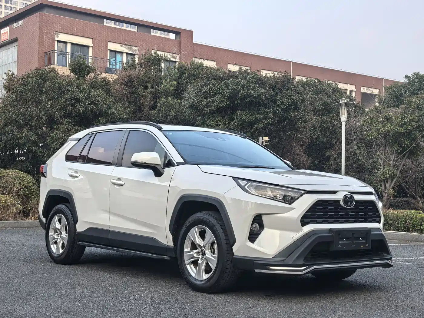 Toyota RAV4 Rongfang 2021 2.0L CVT 2WD Urban фото 3