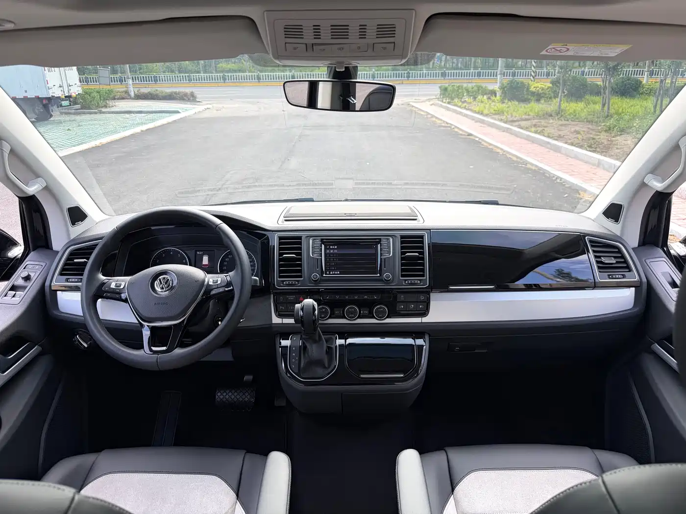 Volkswagen Multivan 2017 2017 2.0TSI AWD Premium Edition 7-Seater