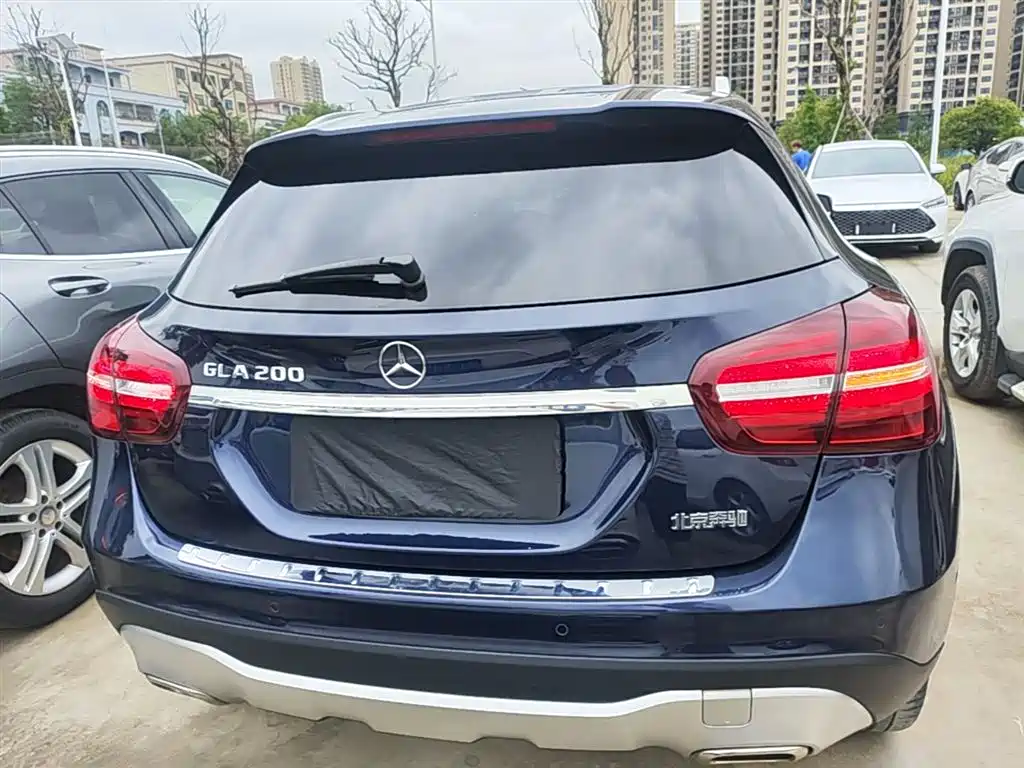 Mercedes-Benz GLA 2018 GLA 200 Dynamic фото 6