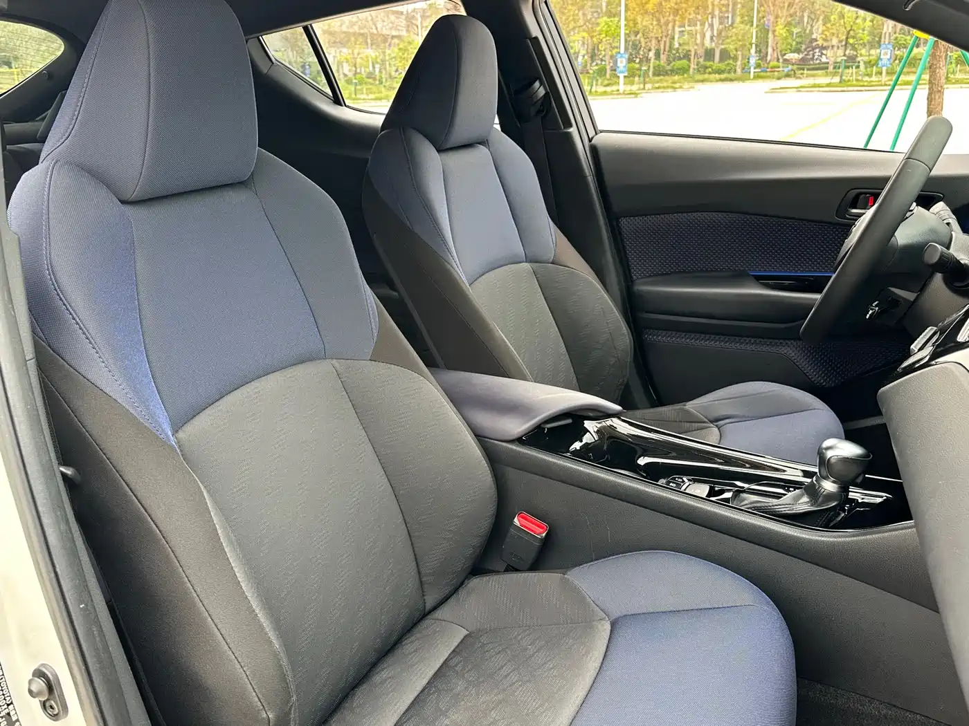 Toyota C-HR 2018 2.0L Luxury Edition China V фото 17