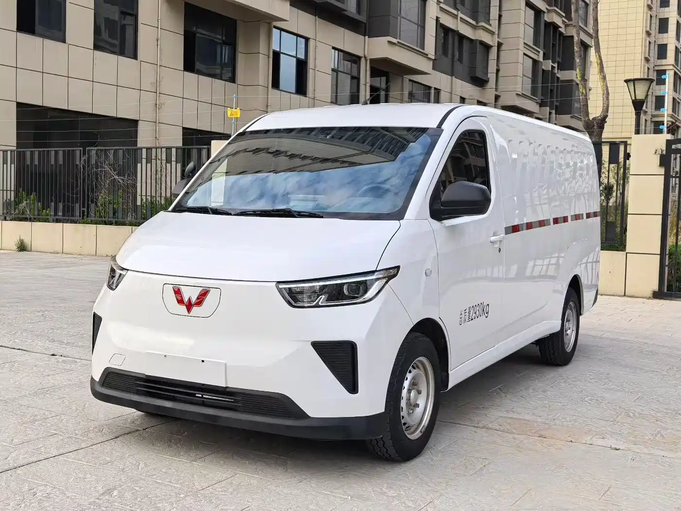 Wuling Motors Wuling Yangguang 2024 300km Practical Enclosed Window Version 60kW