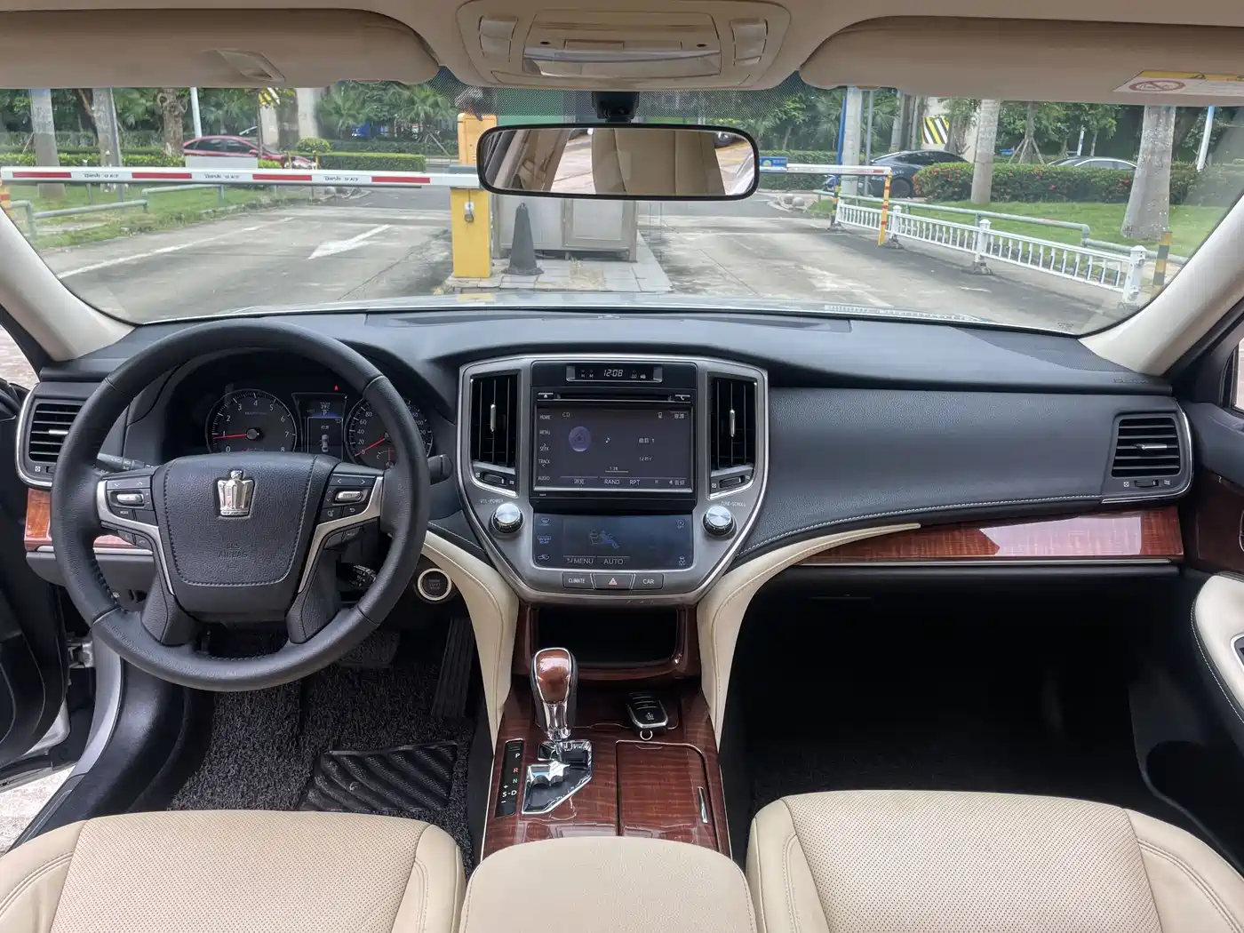 Toyota Crown 2015 2.0T Fashion фото 5