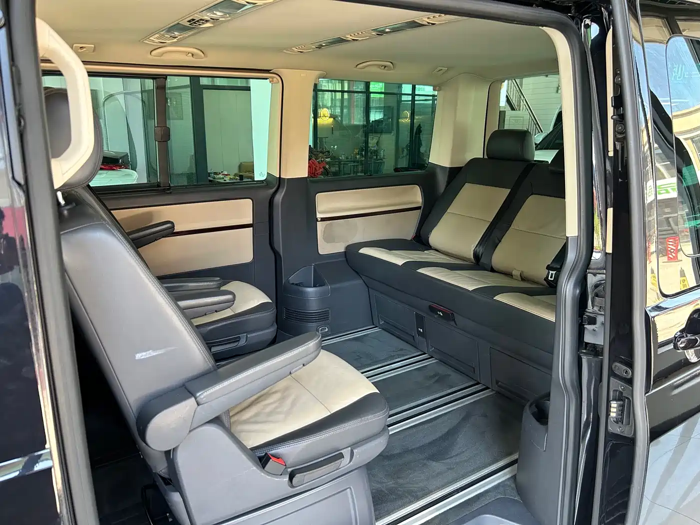 Volkswagen Multivan 2015 2012 2.0TSI 4WD Premium