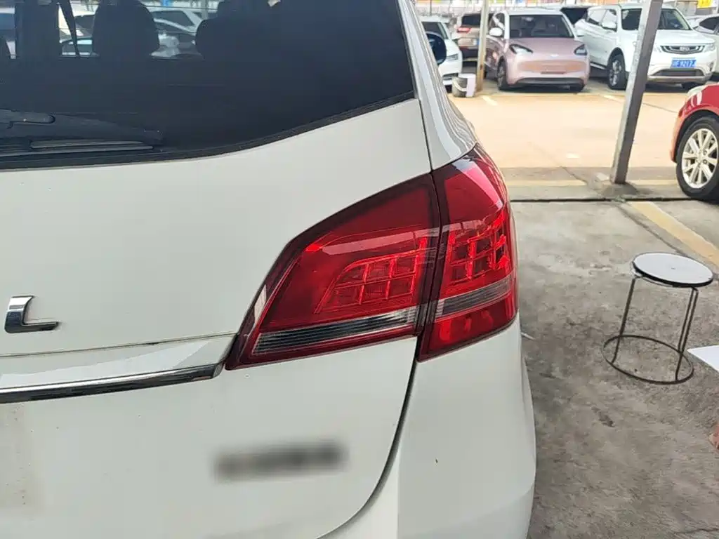 Фото 8 - Haval H2