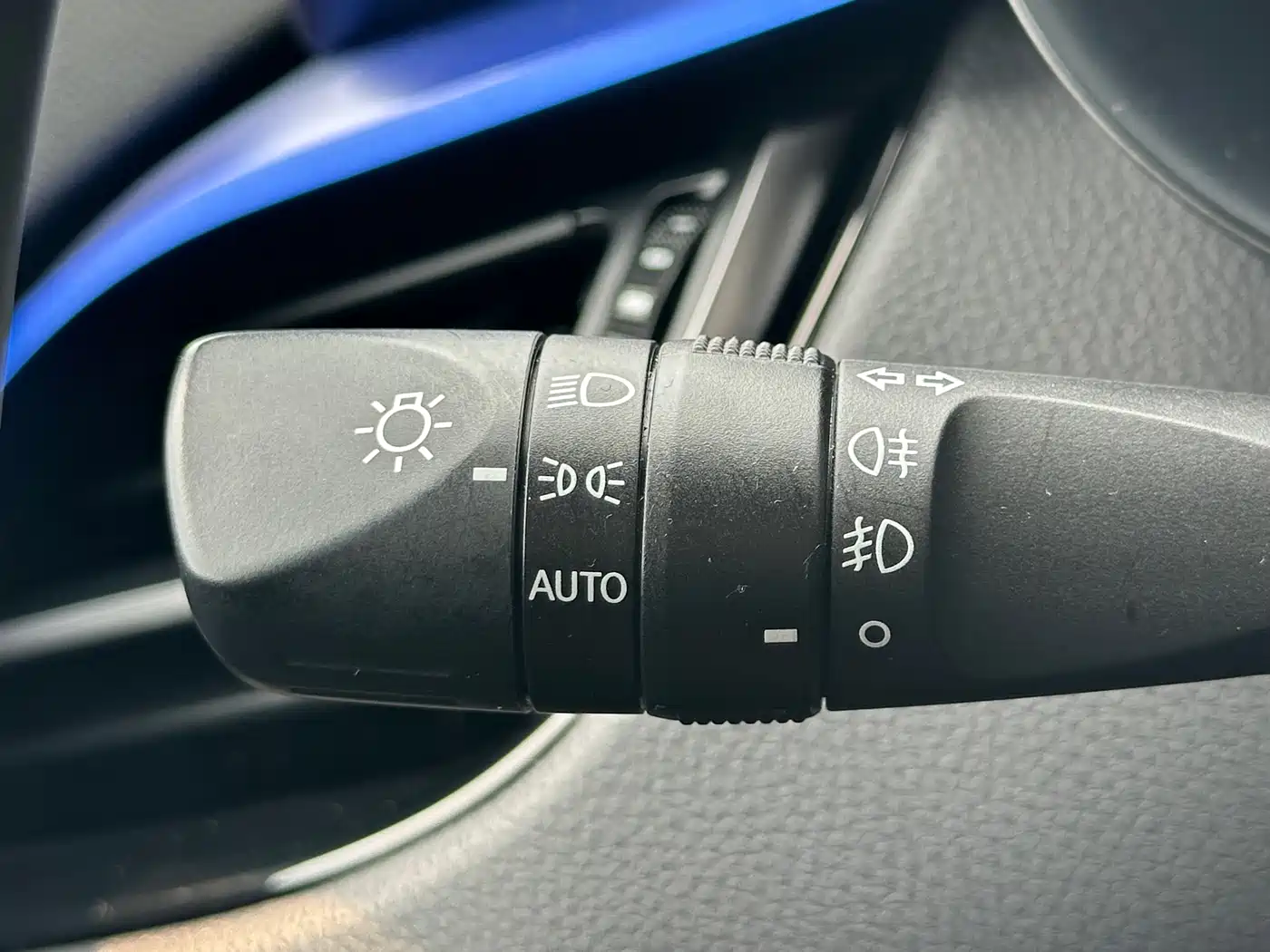 Toyota C-HR 2018 2.0L Luxury Edition China V фото 27