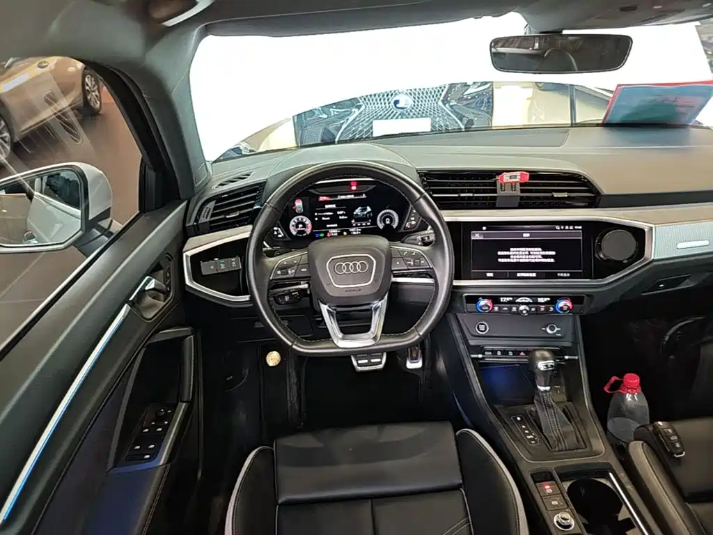 Audi Q3 2025 2024 40 TFSI Fashion Sport