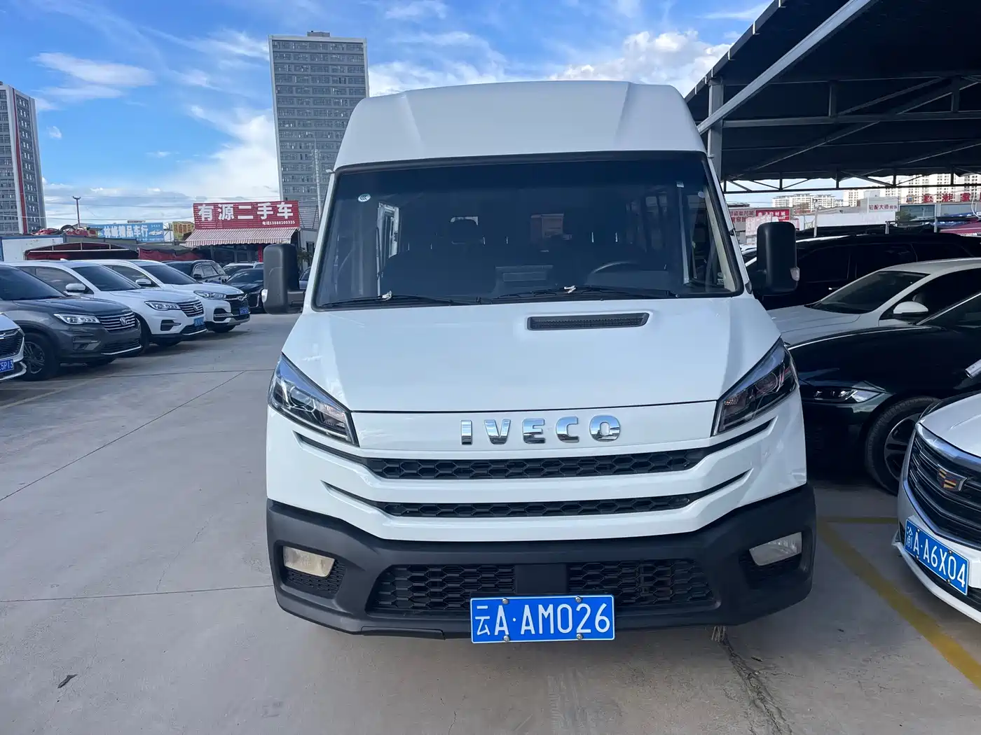 Iveco Daily 2024 2023 2.5T A37M1 Long Wheelbase Medium Roof Dual Tire Sliding Door 5-9 Seater