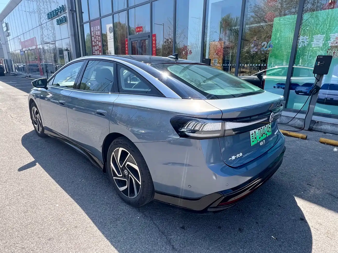 VOLKSWAGEN ID.7 VIZZION