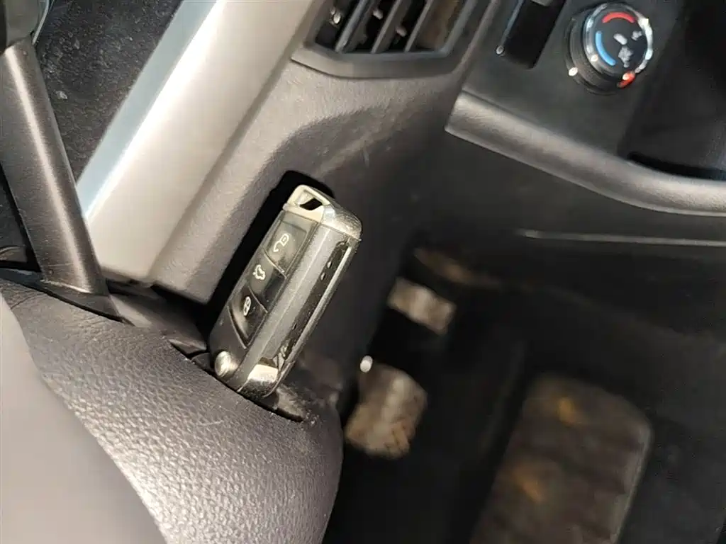 Volkswagen Lavida 2022 1.5L Auto Comfort Edition фото 9