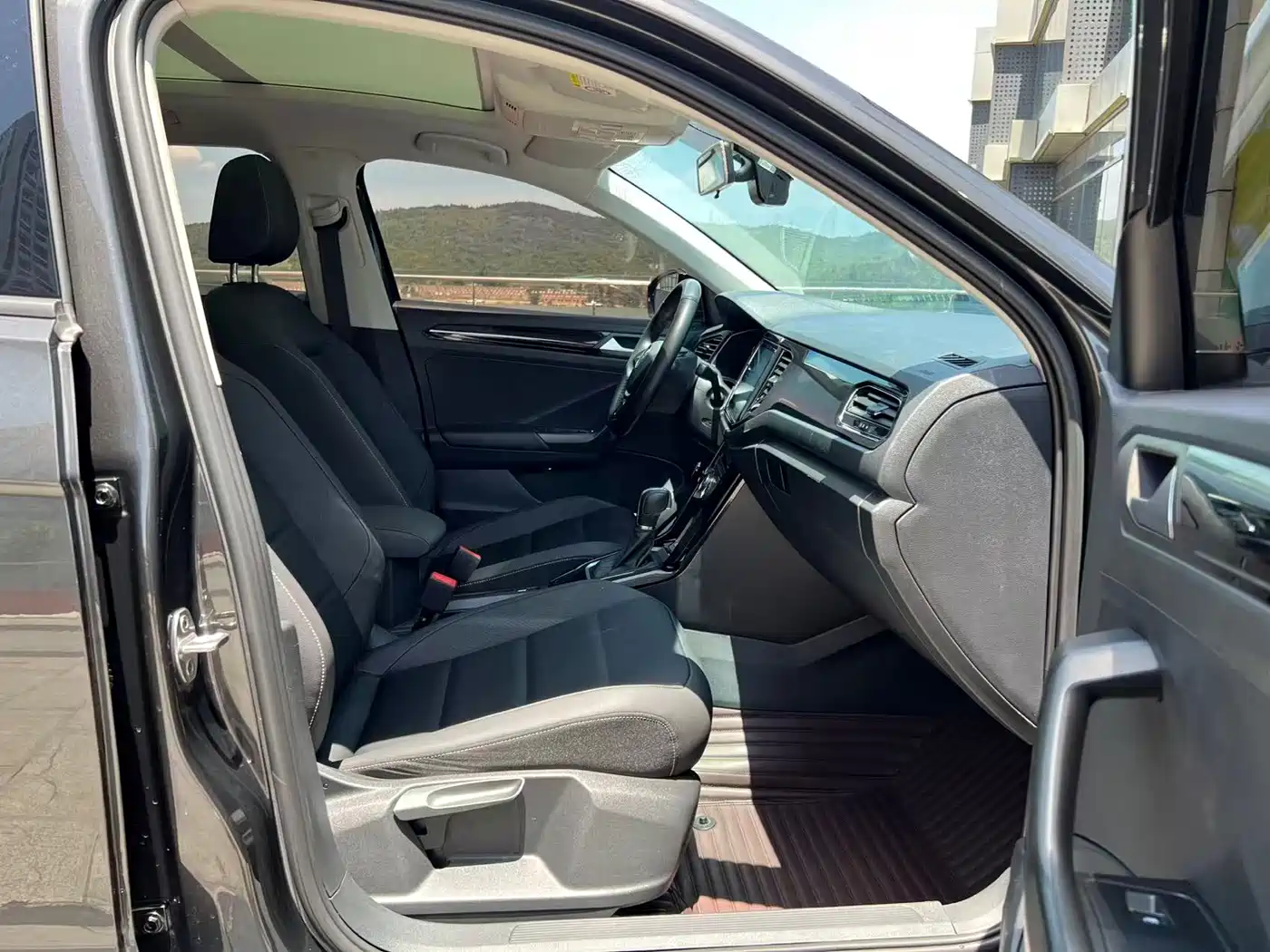 Volkswagen T-ROC 2020 280TSI DSG 2WD Comfort фото 24