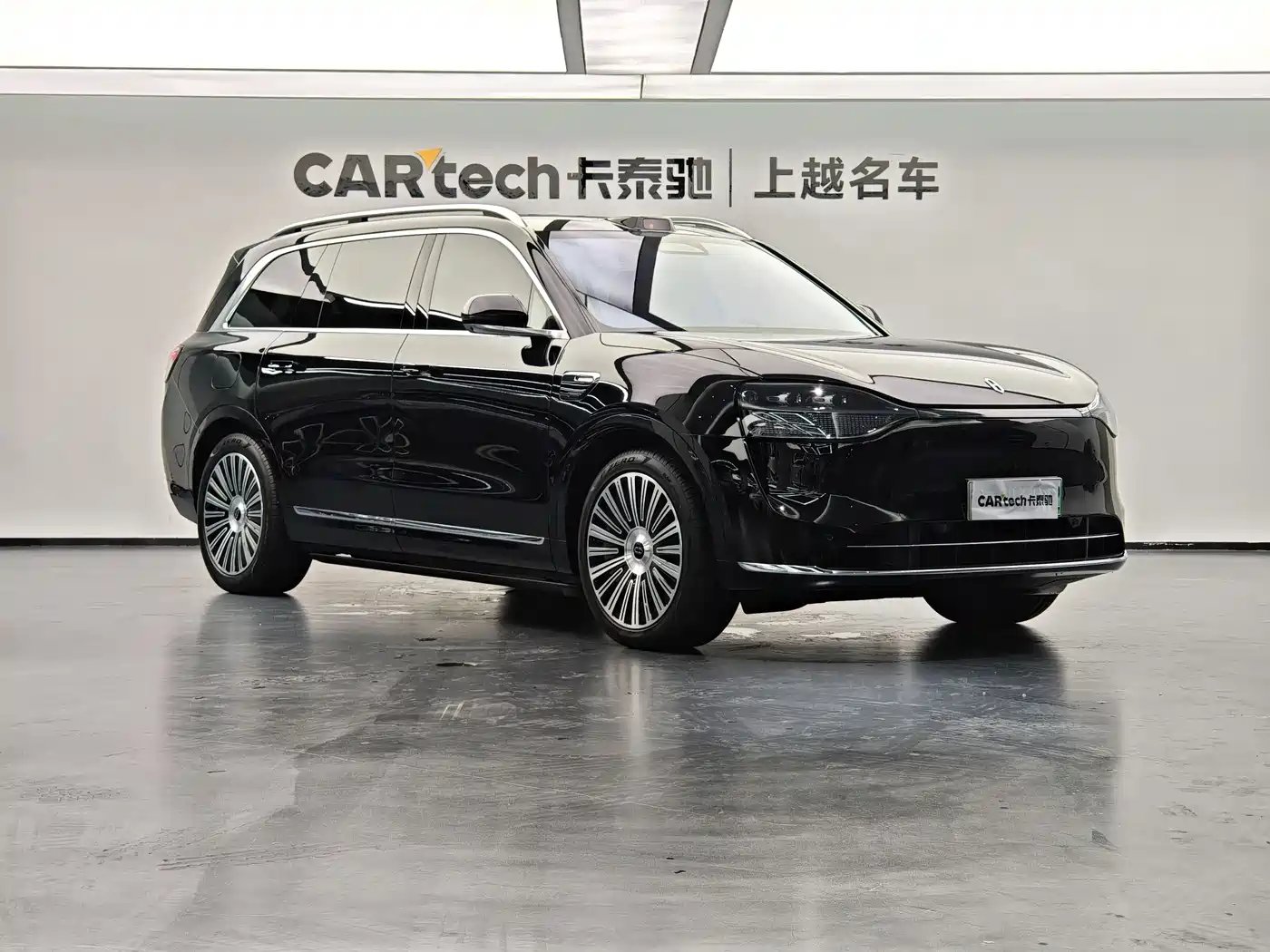 AITO Wenjie AITO M9 2025 Extended Range Ultra 52kWh 6-Seater фото 4