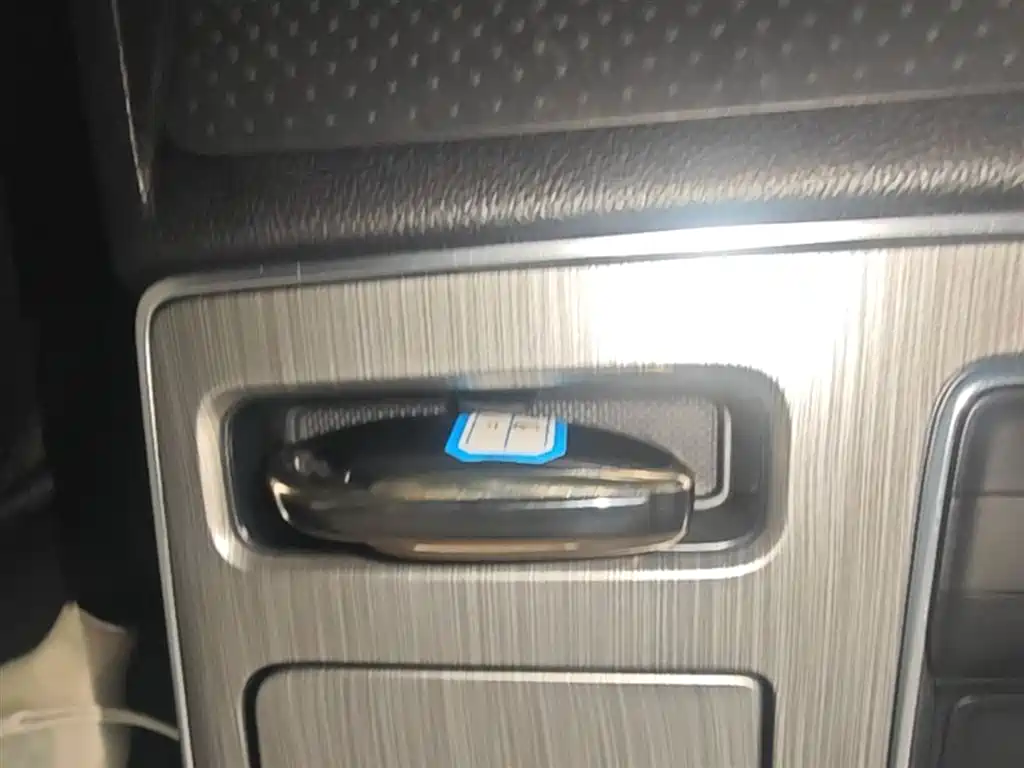 Фото 9 - Roewe RX5