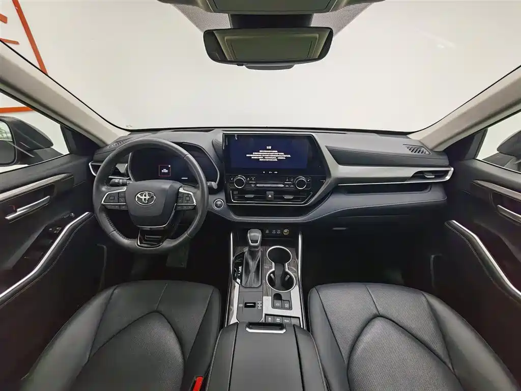 Toyota Highlander 2024 2.5L Smart Hybrid 4WD Premium 7-seater фото 5