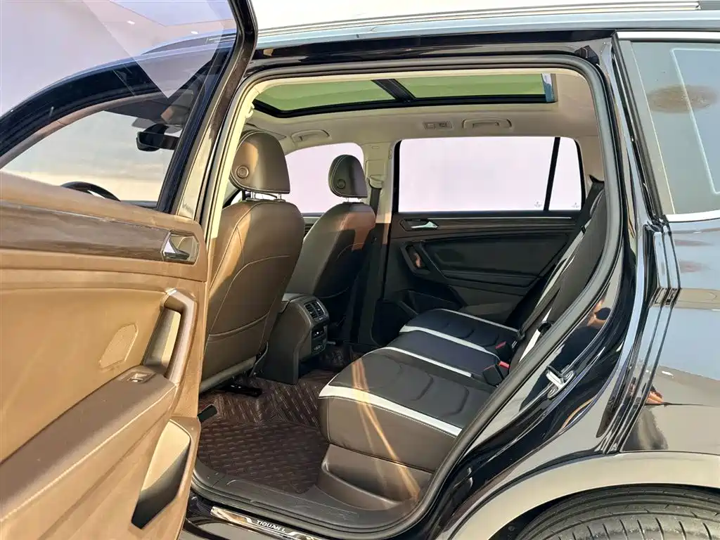 Volkswagen Tiguan L 2018 330TSI Automatic 2WD Luxury Edition фото 14