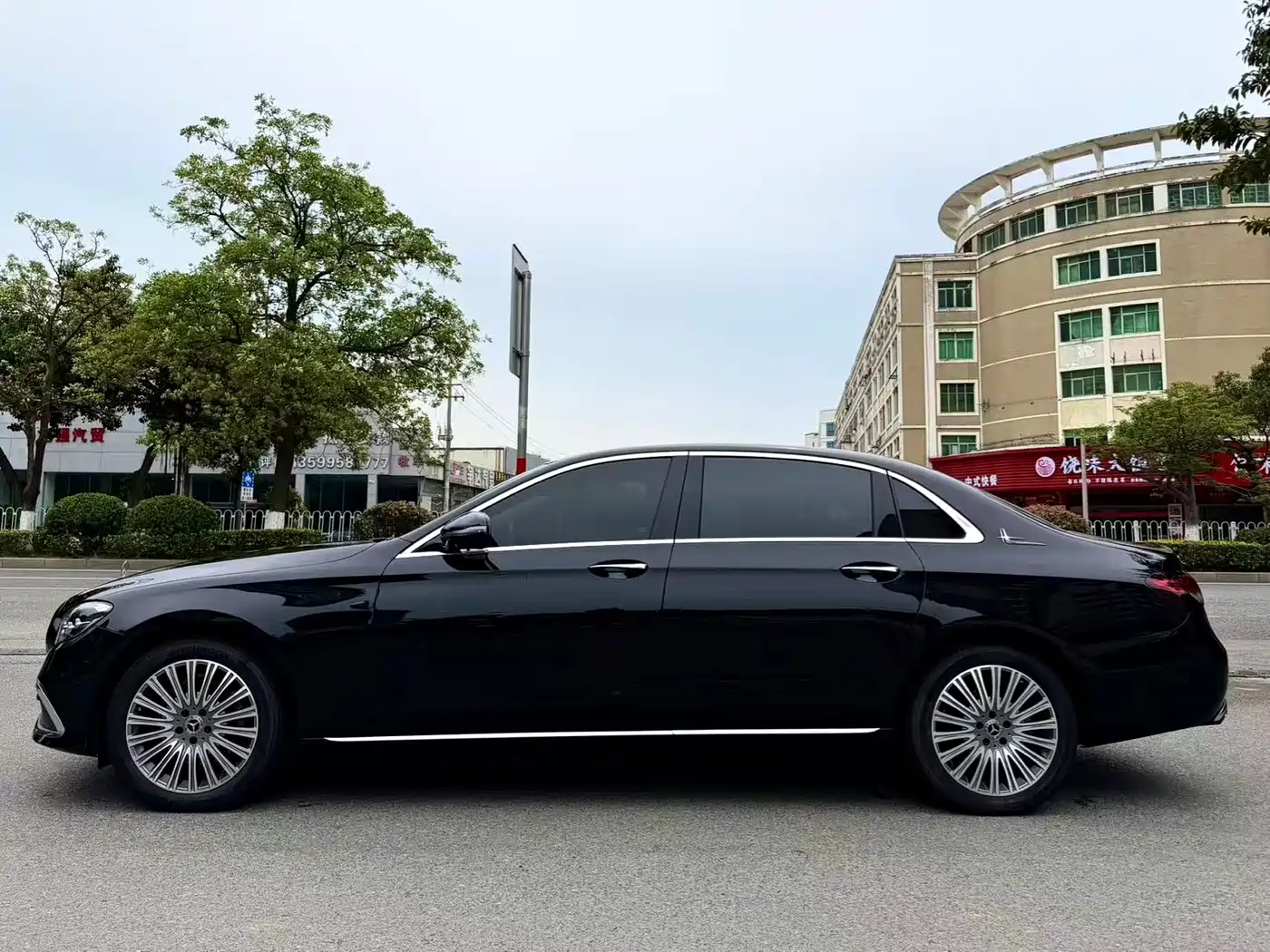 Mercedes-Benz E-Class 2021 E 300 L Luxury фото 3