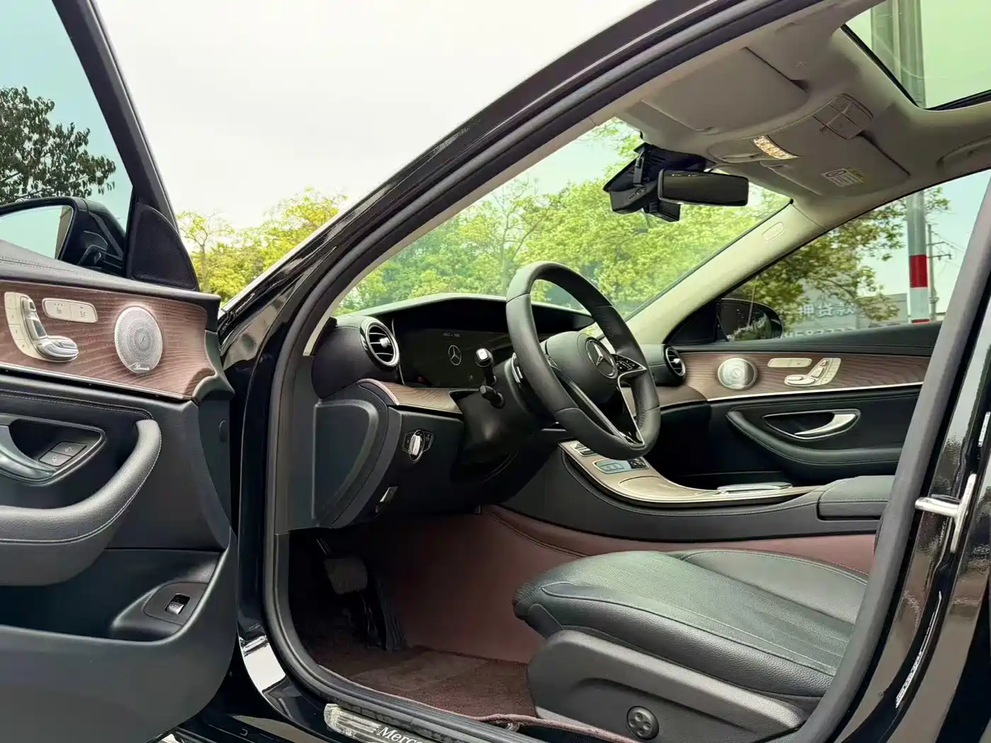 Mercedes-Benz E-Class 2021 E 300 L Luxury фото 4