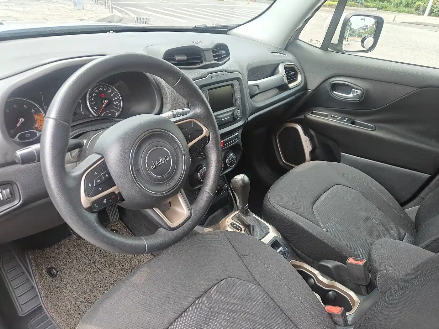 Jeep Renegade 2017 2016 1.4T Automatic High-Energy Edition