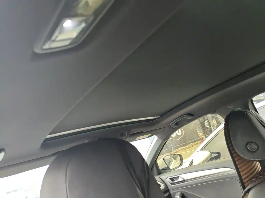 Фото 9 - Volkswagen T-ROC