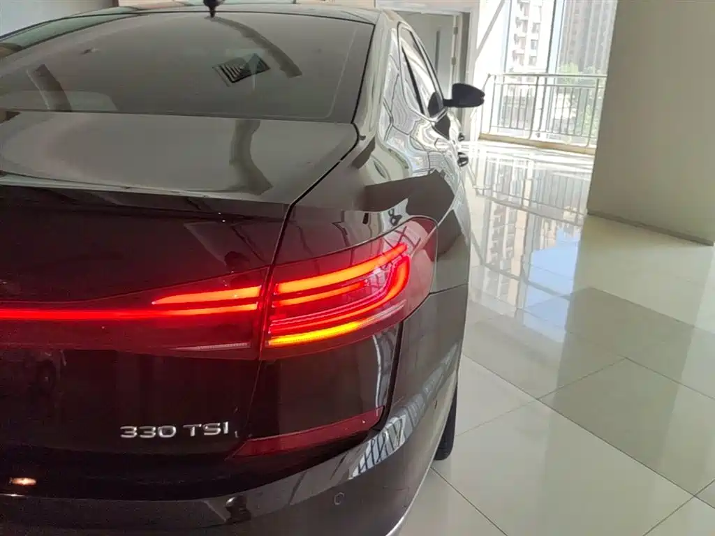 Volkswagen Passat 2022 330TSI Starlight Luxury Edition фото 8