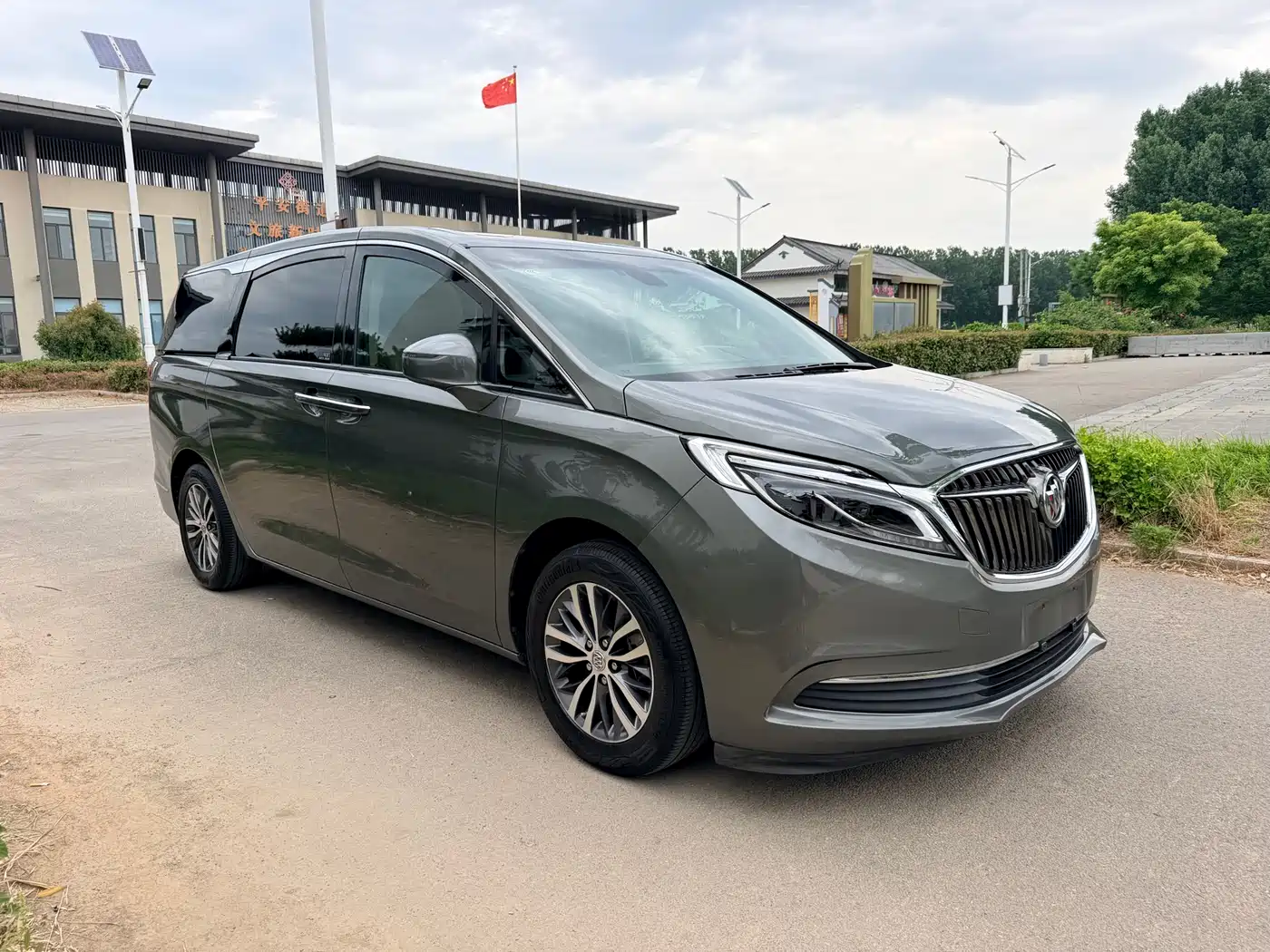Buick GL8 2017 ES 28T Luxury China V фото 3