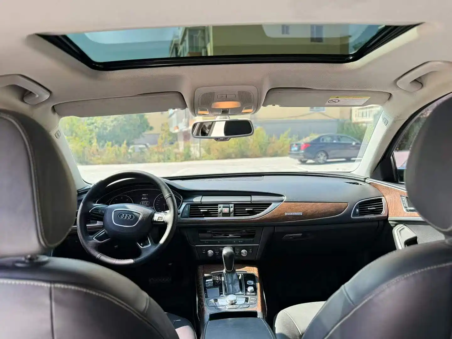 Photo 9 - Audi A6L