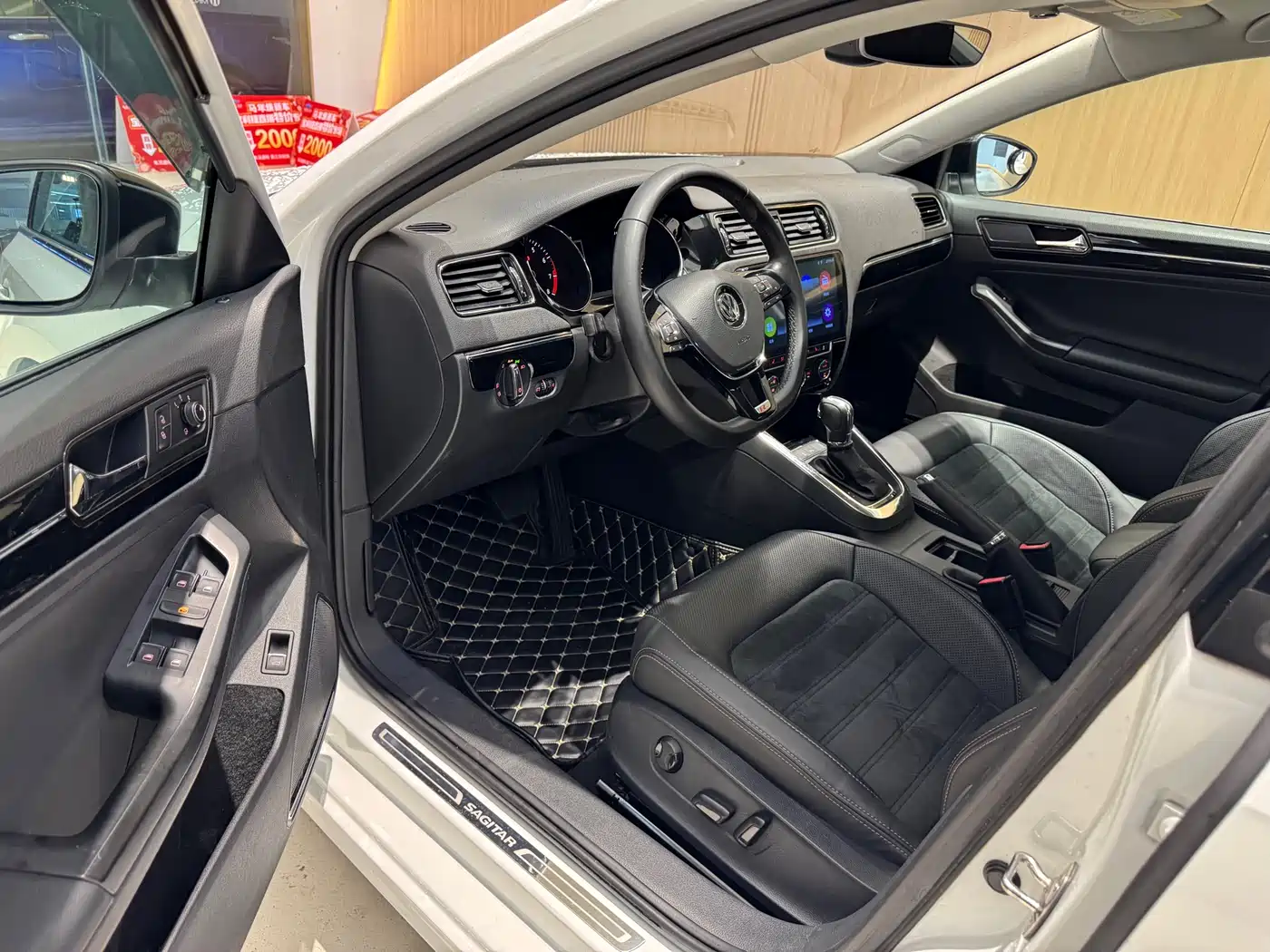 Volkswagen Sagitar 2018 280TSI DSG Luxury фото 8