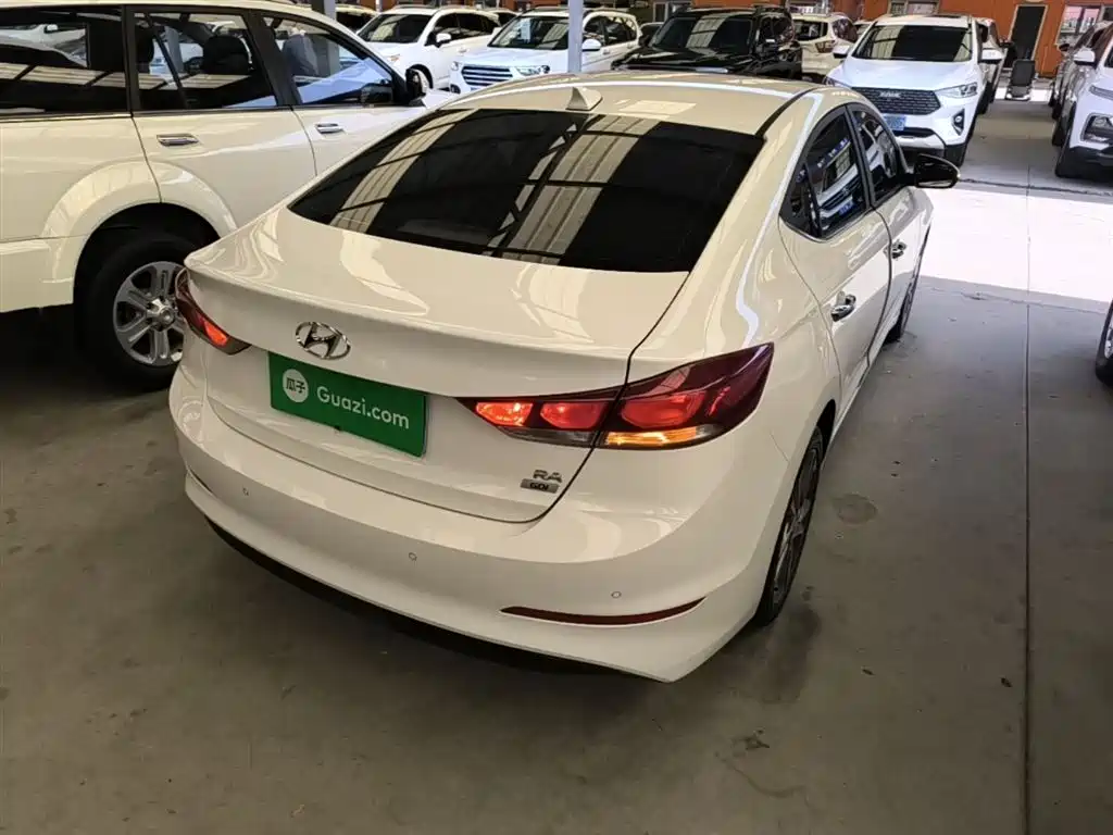 Hyundai Elantra 2016 Model 1.6L Automatic Smart Elite фото 7